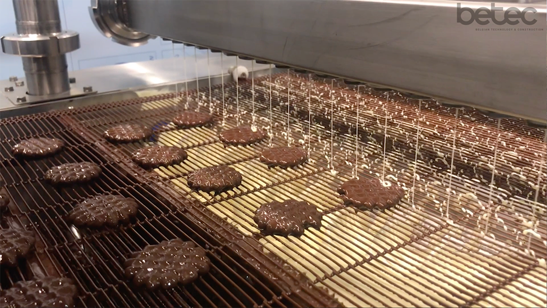 Décoratrice, machine à décorer de chocolat en ligne à double boucle ou zigzag